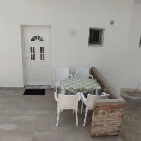 Apartment M&j *