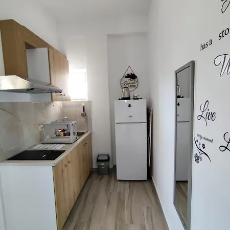 M&j Apartment