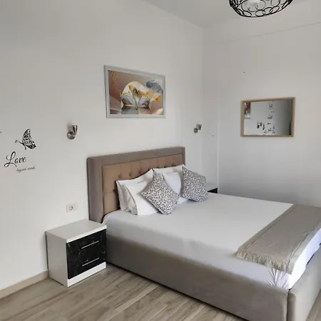 M&j Apartment *